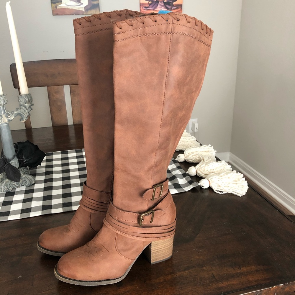Like new brown Jellypop boots